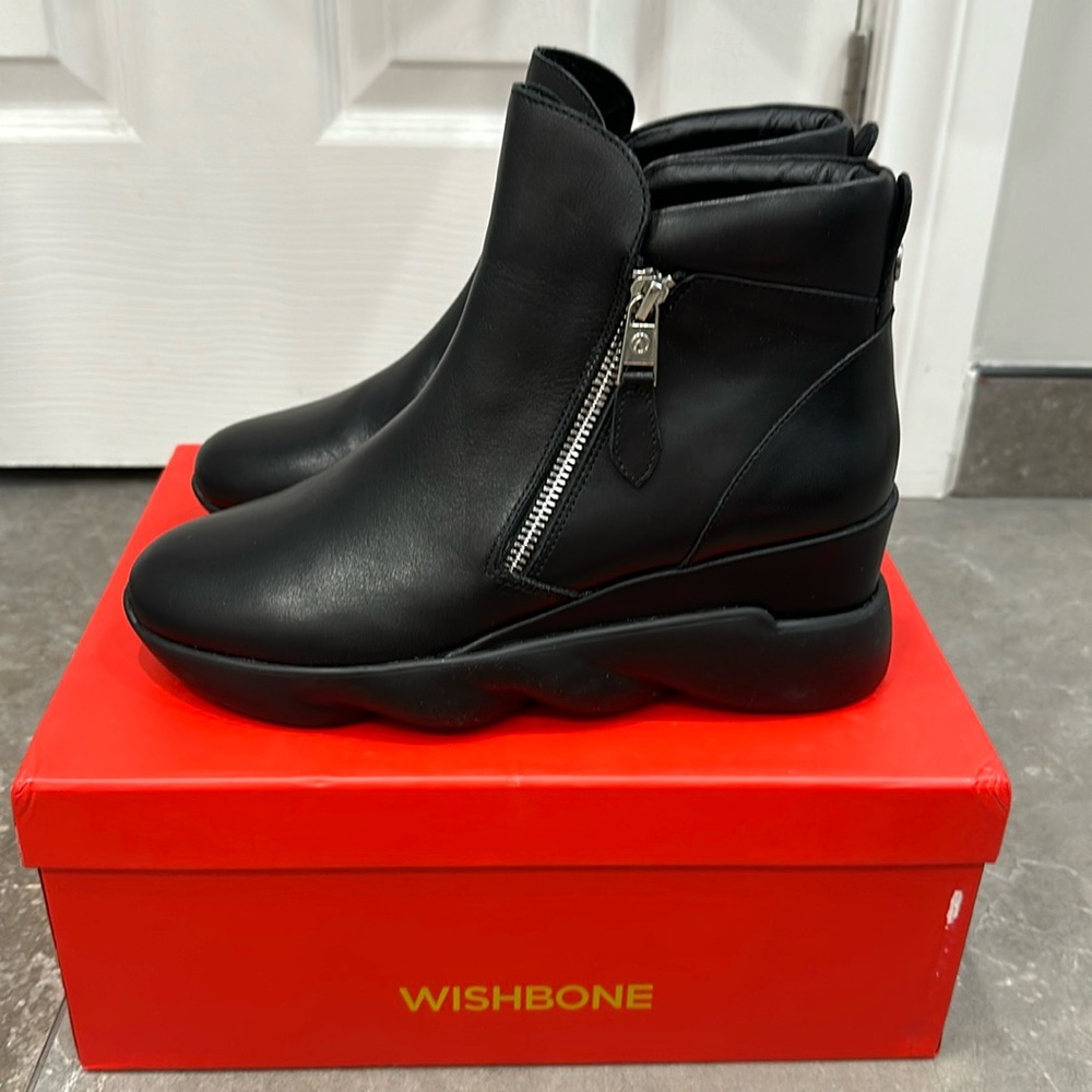 Browns Wishbone Phoebe Boot Leather Black size 8